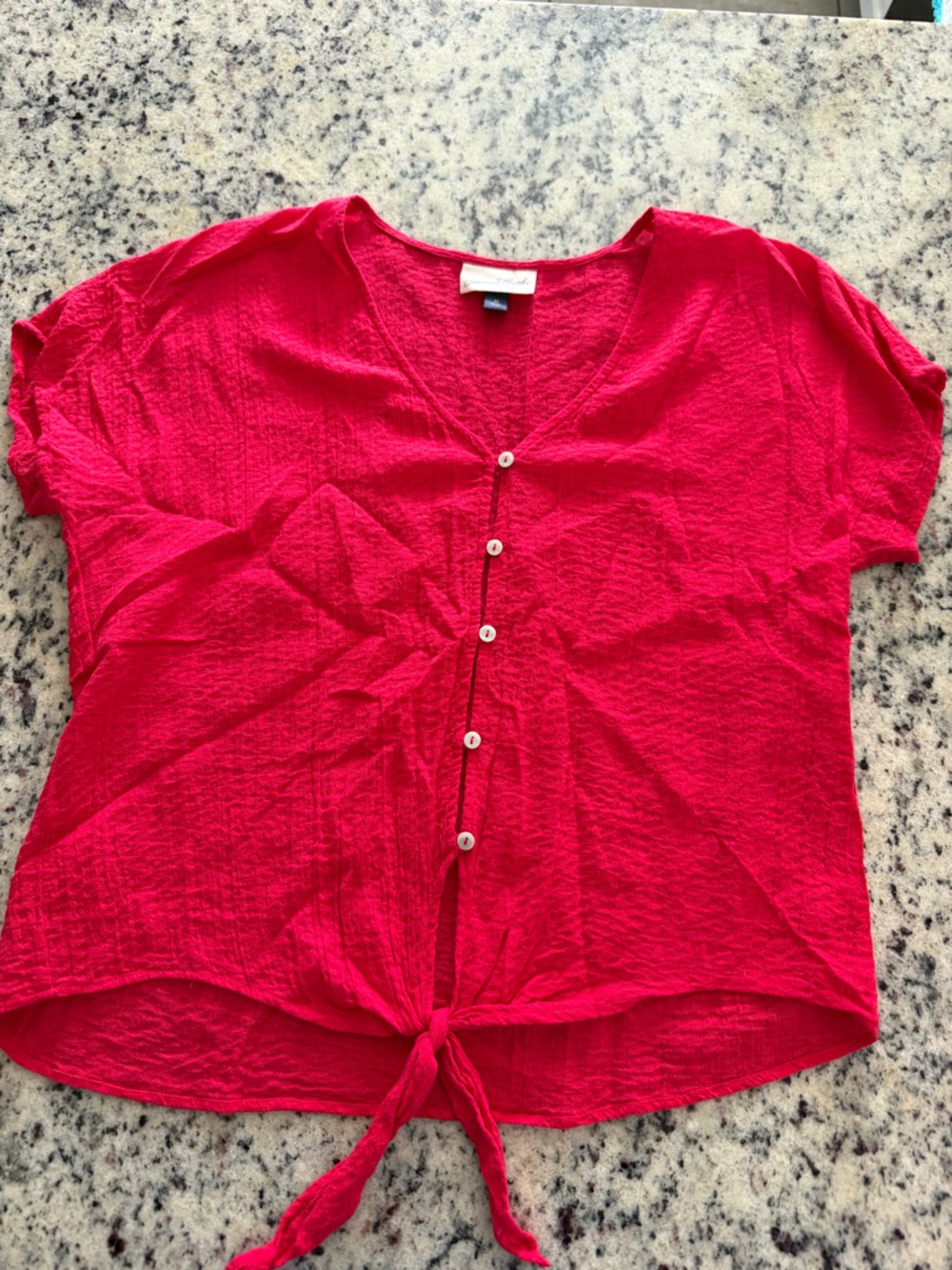 Universal Thread Red Button-Front Tie-Hem Crop Top